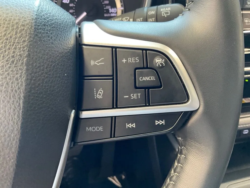 Toyota Highlander photo 13