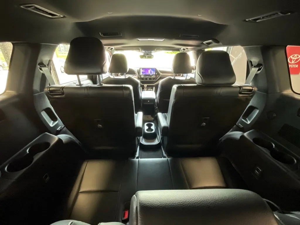 Toyota Highlander photo 24