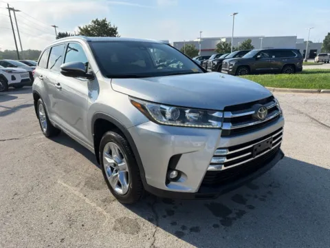 Another view of 2019 Toyota Highlander Limited for sale in Kansas City, MO at Jay Wolfe Toyota