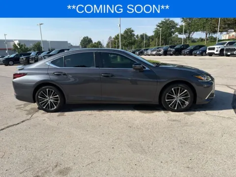 More photos of 2022 Lexus ES 250 at Jay Wolfe Toyota, MO
