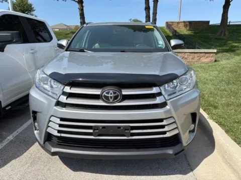 Photos of 2018 Toyota Highlander XLE for sale in Kansas City, MO at Jay Wolfe Toyota