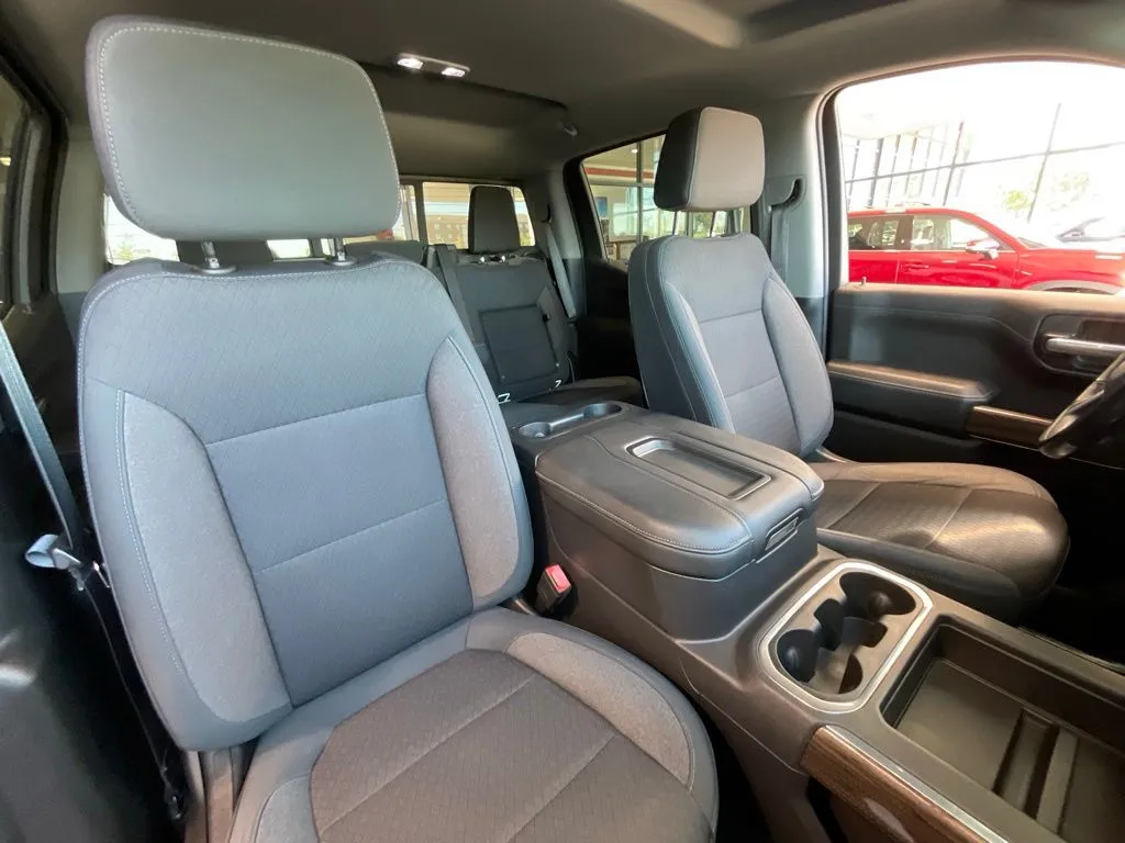 Chevrolet Silverado photo 19