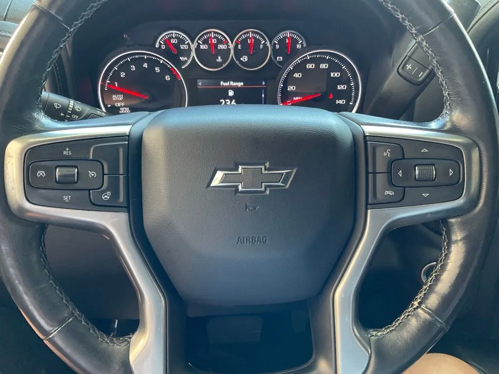 Chevrolet Silverado photo 11