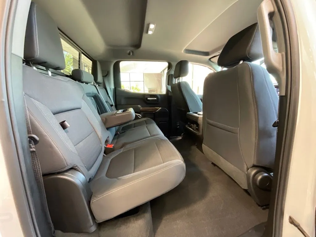 Chevrolet Silverado photo 20
