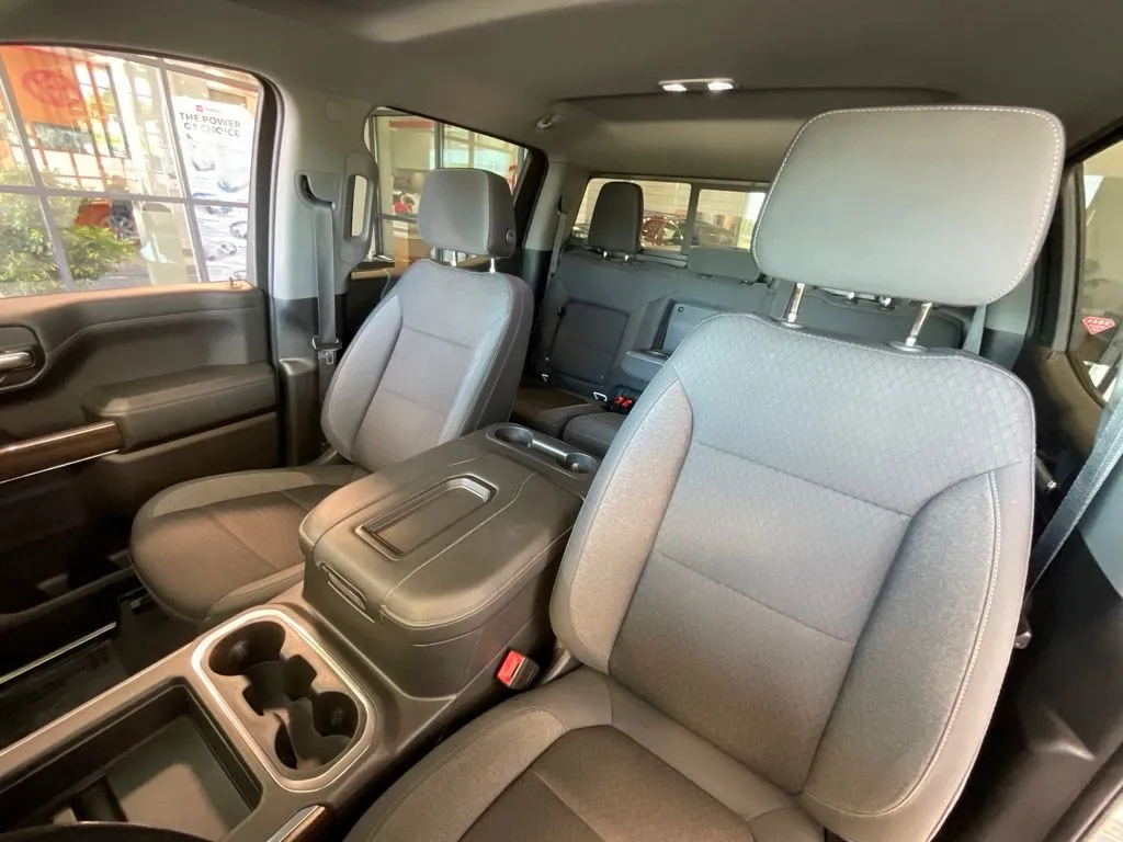Chevrolet Silverado photo 10