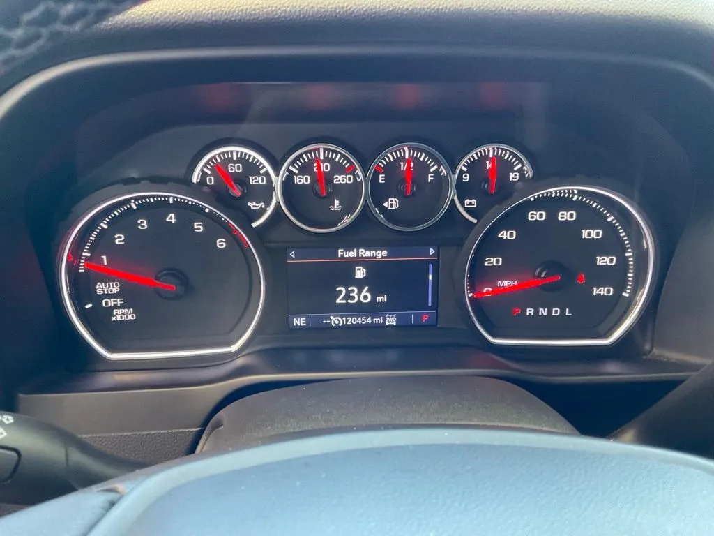 Chevrolet Silverado photo 14