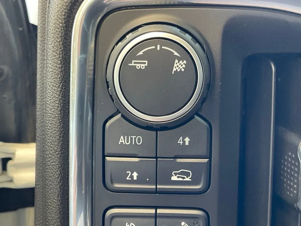 Chevrolet Silverado photo 16