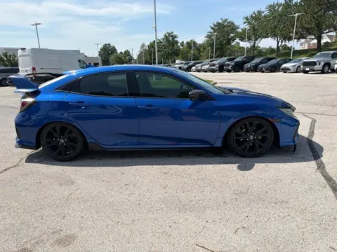 More photos of 2017 Honda Civic Sport Touring at Jay Wolfe Toyota, MO