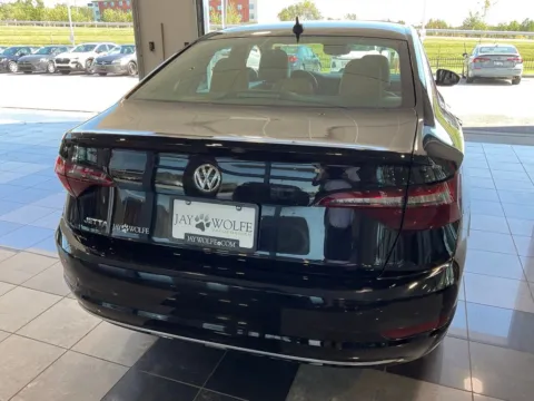 More photos of 2020 Volkswagen Jetta 1.4T SE at Jay Wolfe Toyota, MO