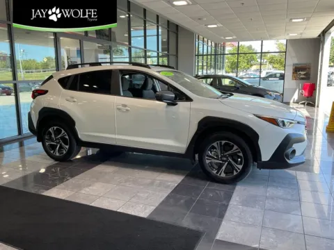 White 2025 Subaru Crosstrek Premium for sale in Kansas City, MO
