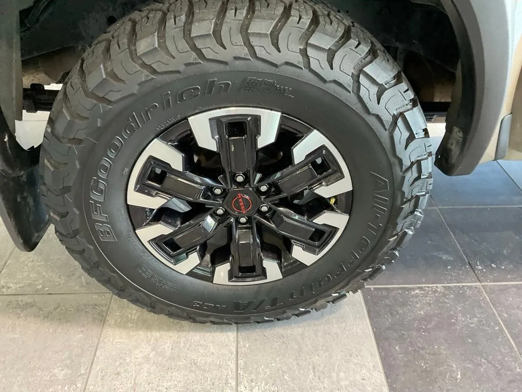 Nissan Frontier photo 7