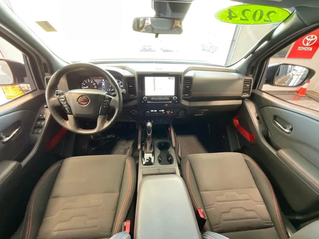 Nissan Frontier photo 8