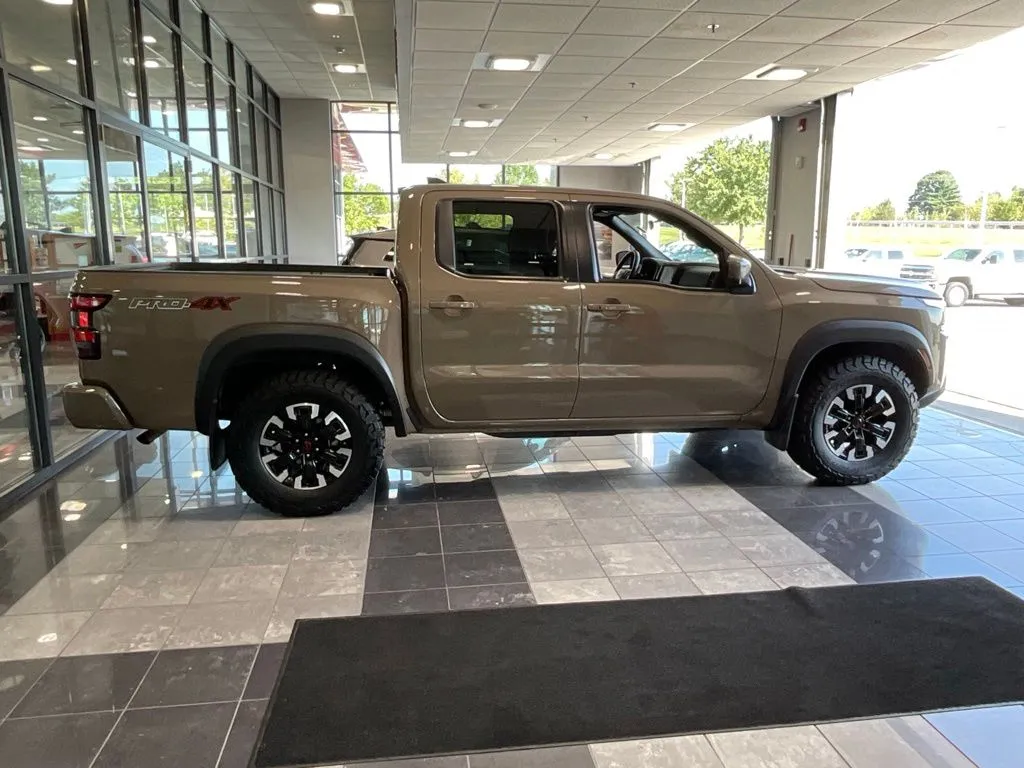 Nissan Frontier photo 6