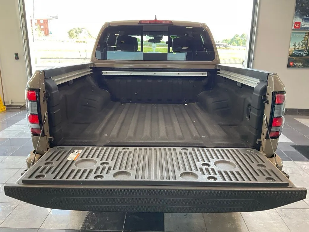 Nissan Frontier photo 5