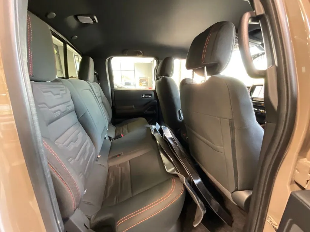 Nissan Frontier photo 21