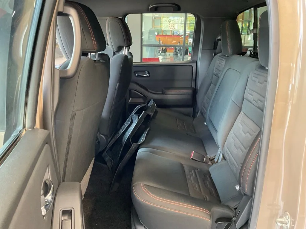 Nissan Frontier photo 22