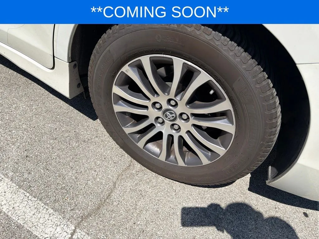 Toyota Sienna photo 7