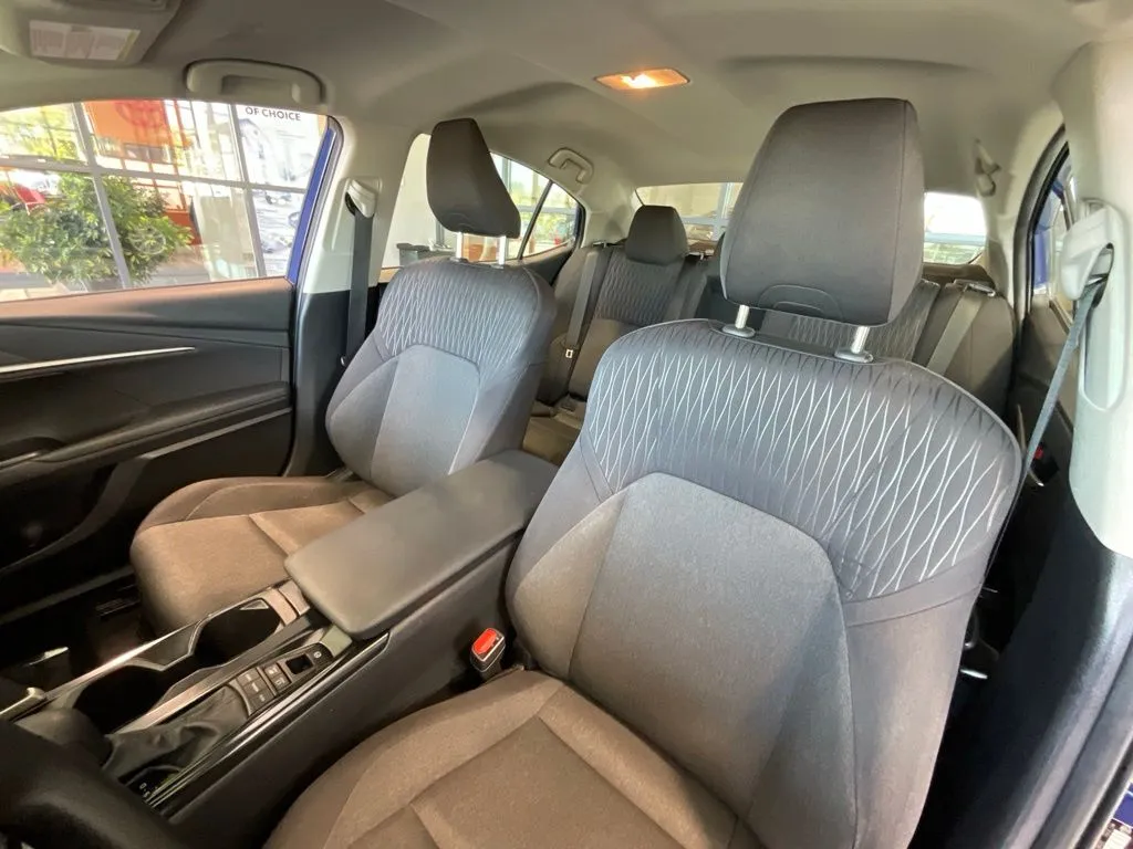 Toyota Camry photo 10