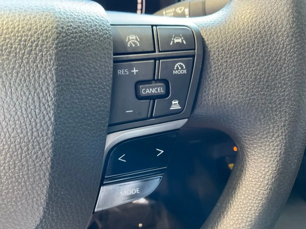 Toyota Camry photo 13