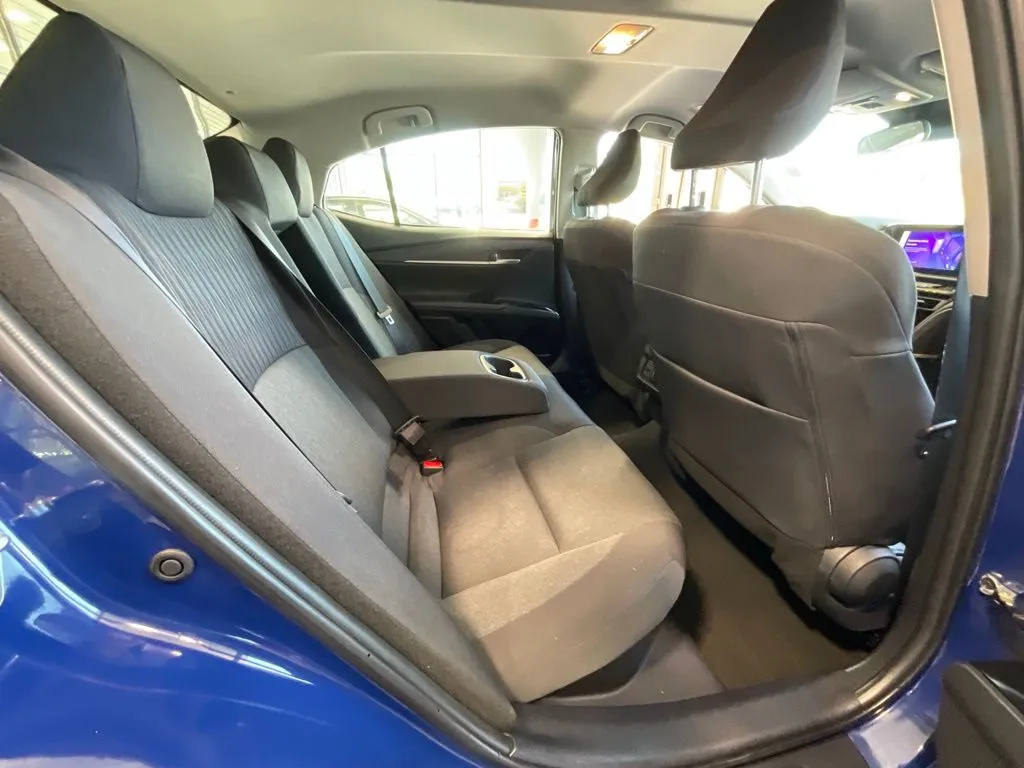 Toyota Camry photo 21