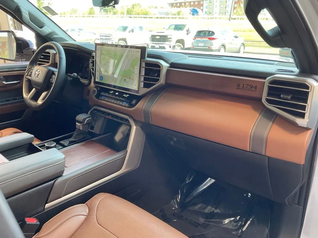 Toyota Tundra photo 19