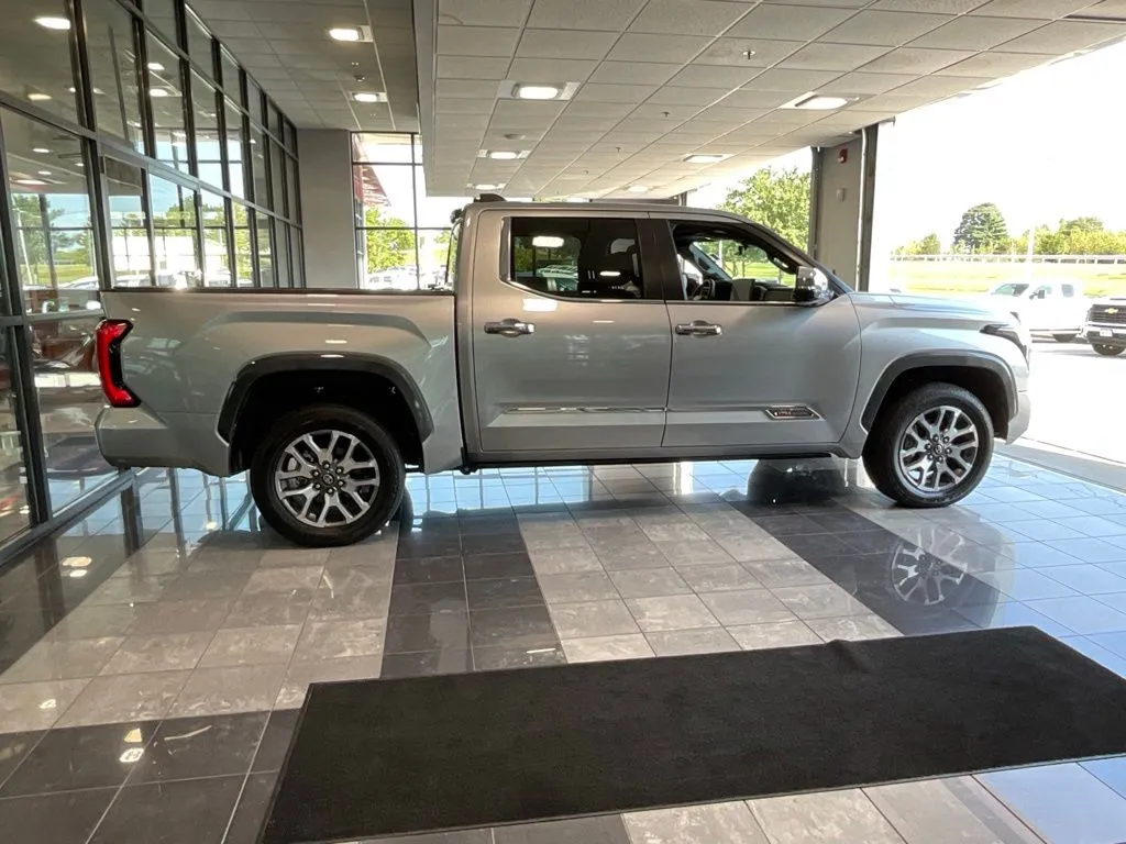 Toyota Tundra photo 6