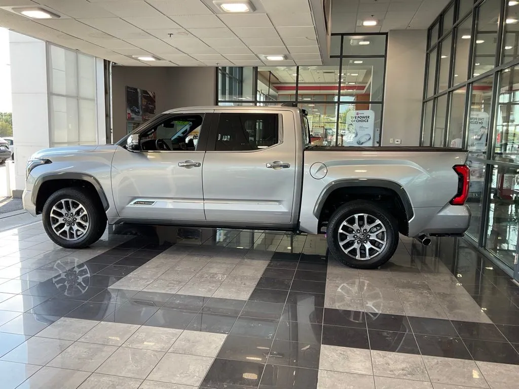Toyota Tundra photo 4