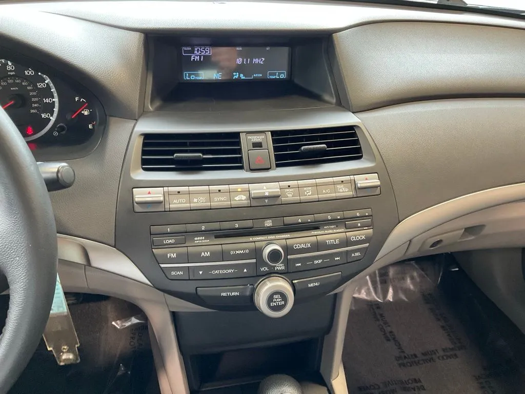 Honda Accord photo 15