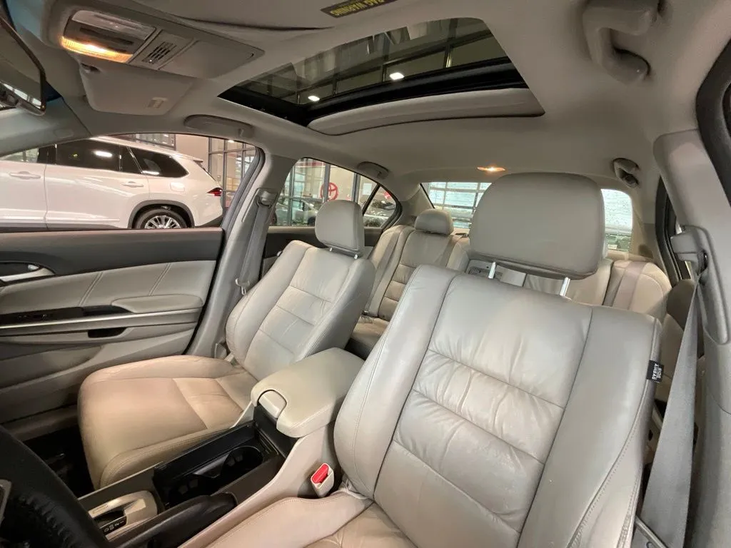 Honda Accord photo 10