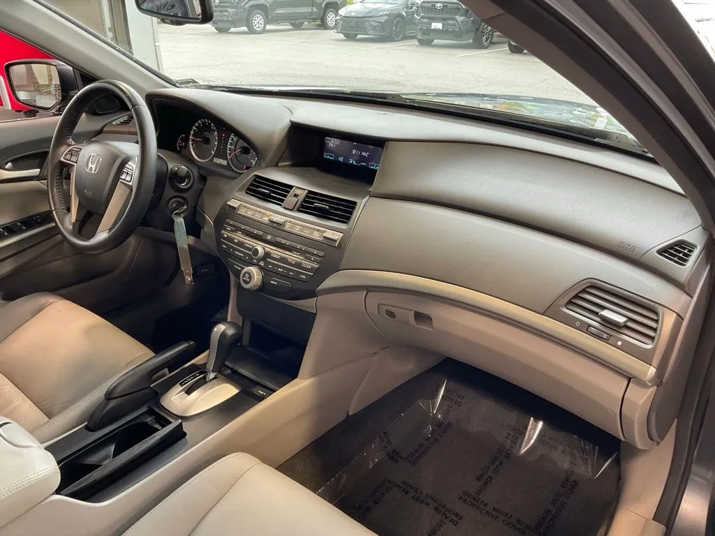 Honda Accord photo 16