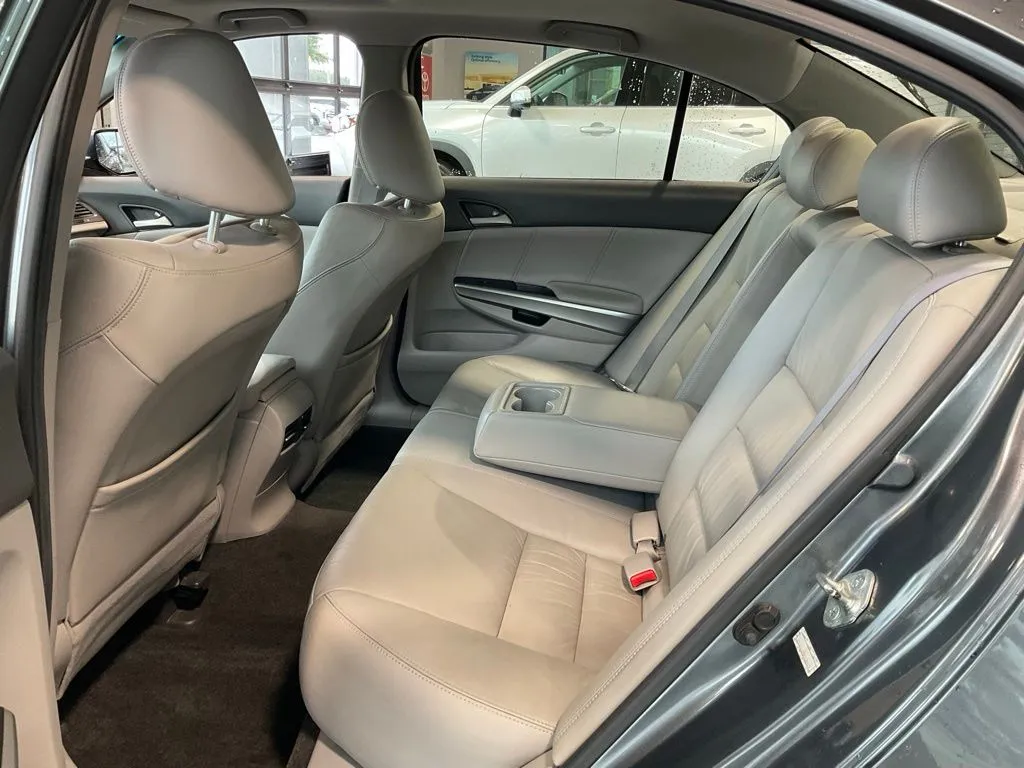 Honda Accord photo 19