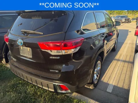 More photos of 2019 Toyota Highlander Hybrid Limited at Jay Wolfe Toyota, MO