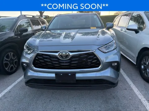 Photos of 2021 Toyota Highlander Limited for sale in Kansas City, MO at Jay Wolfe Toyota