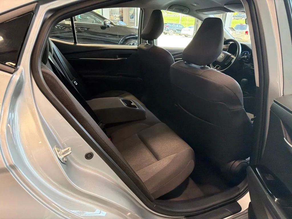 Toyota Camry photo 12