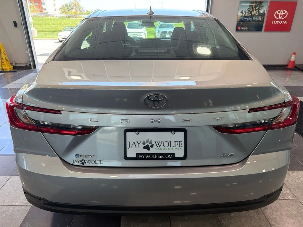 Toyota Camry photo 7