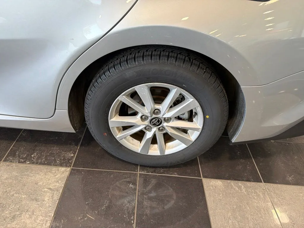 Toyota Camry photo 23