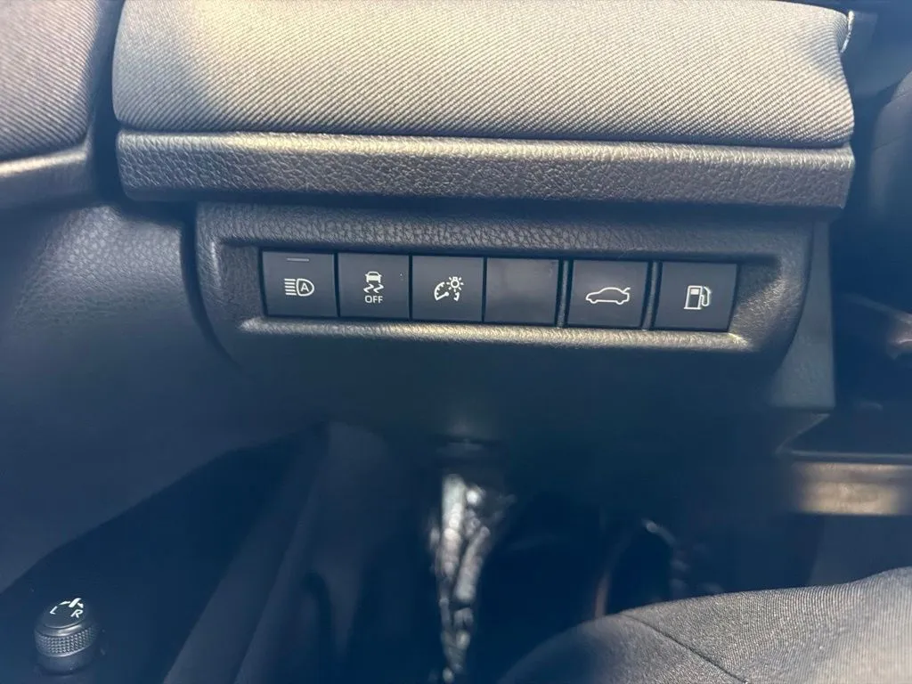 Toyota Camry photo 21