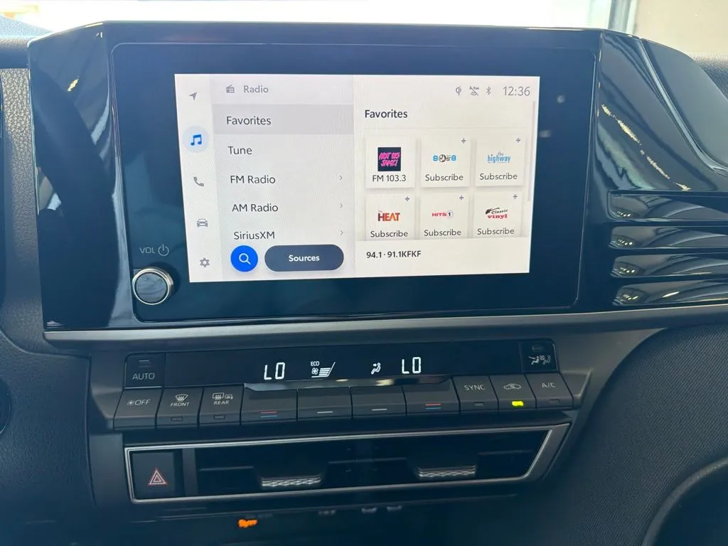 Toyota Camry photo 16