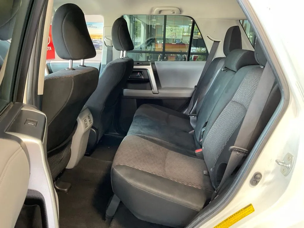 Toyota 4Runner photo 20