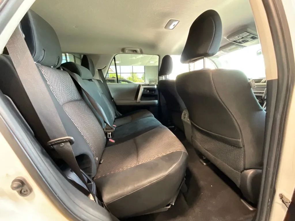 Toyota 4Runner photo 19