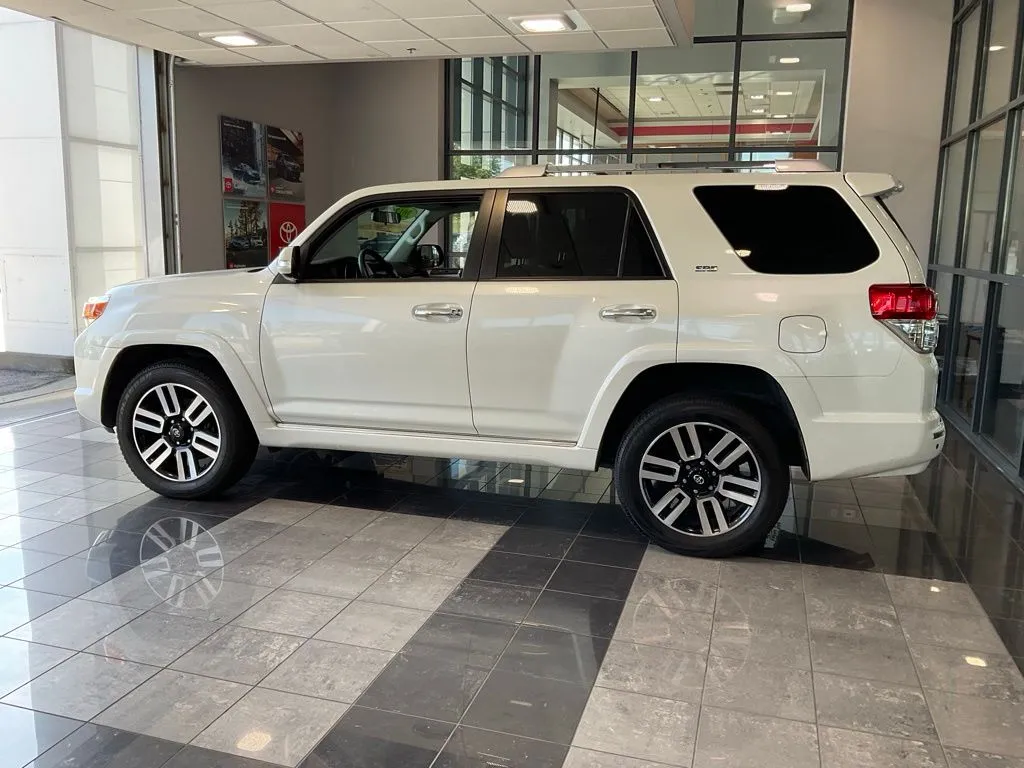 Toyota 4Runner photo 4