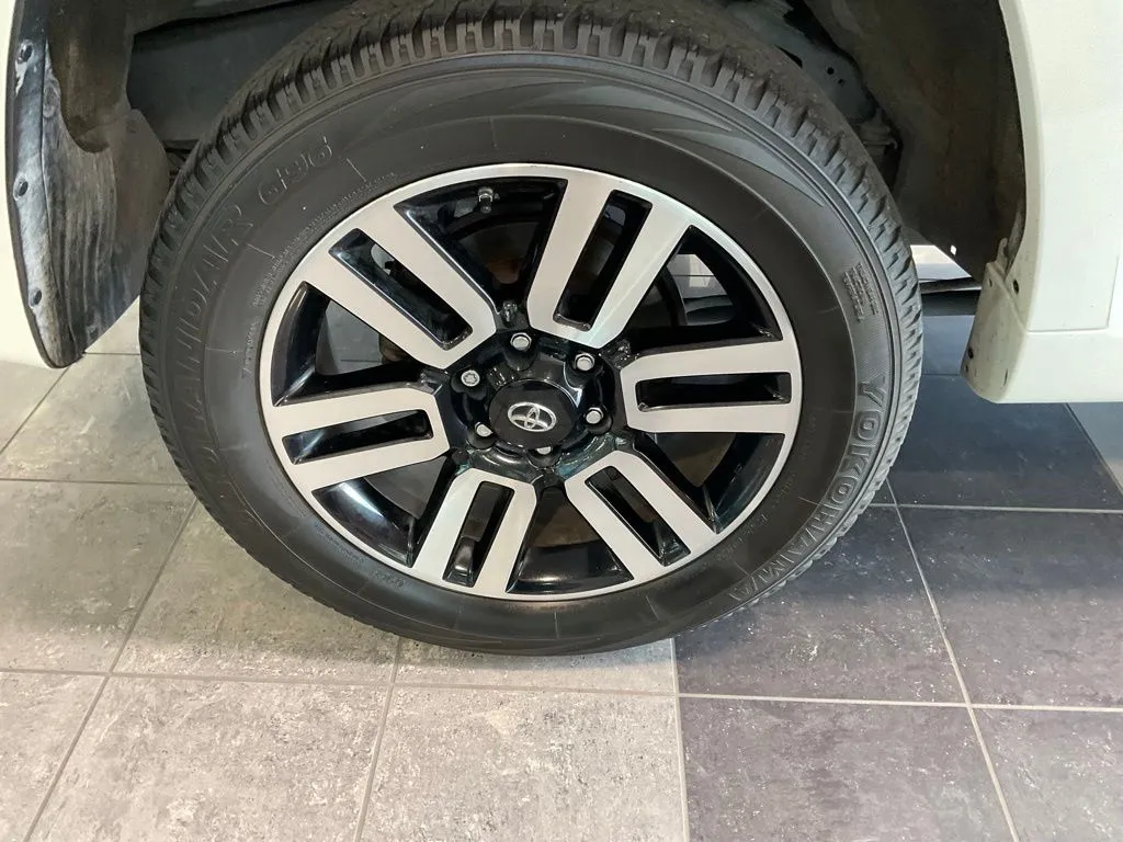 Toyota 4Runner photo 7