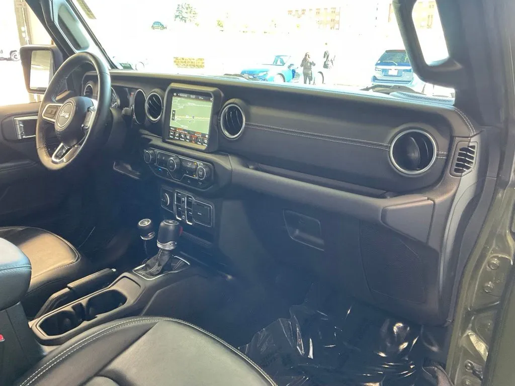 Jeep Wrangler photo 18
