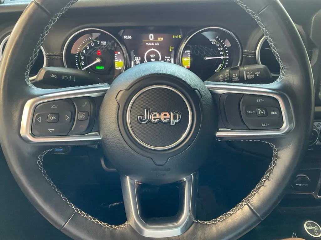 Jeep Wrangler photo 10