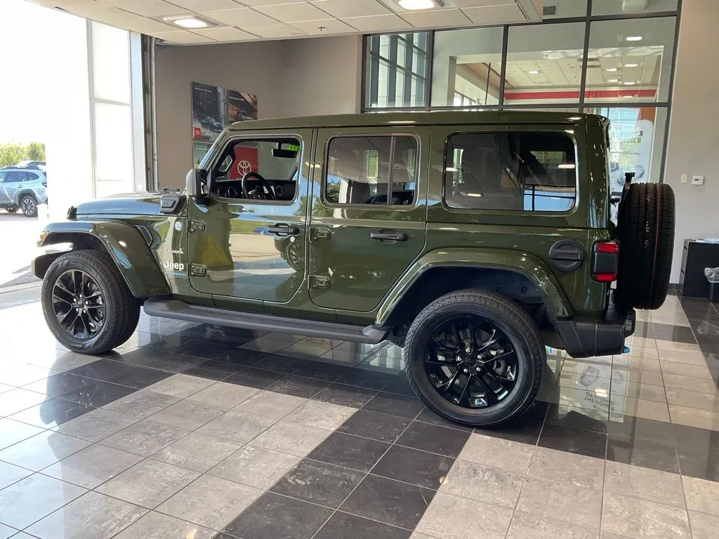 Jeep Wrangler photo 4