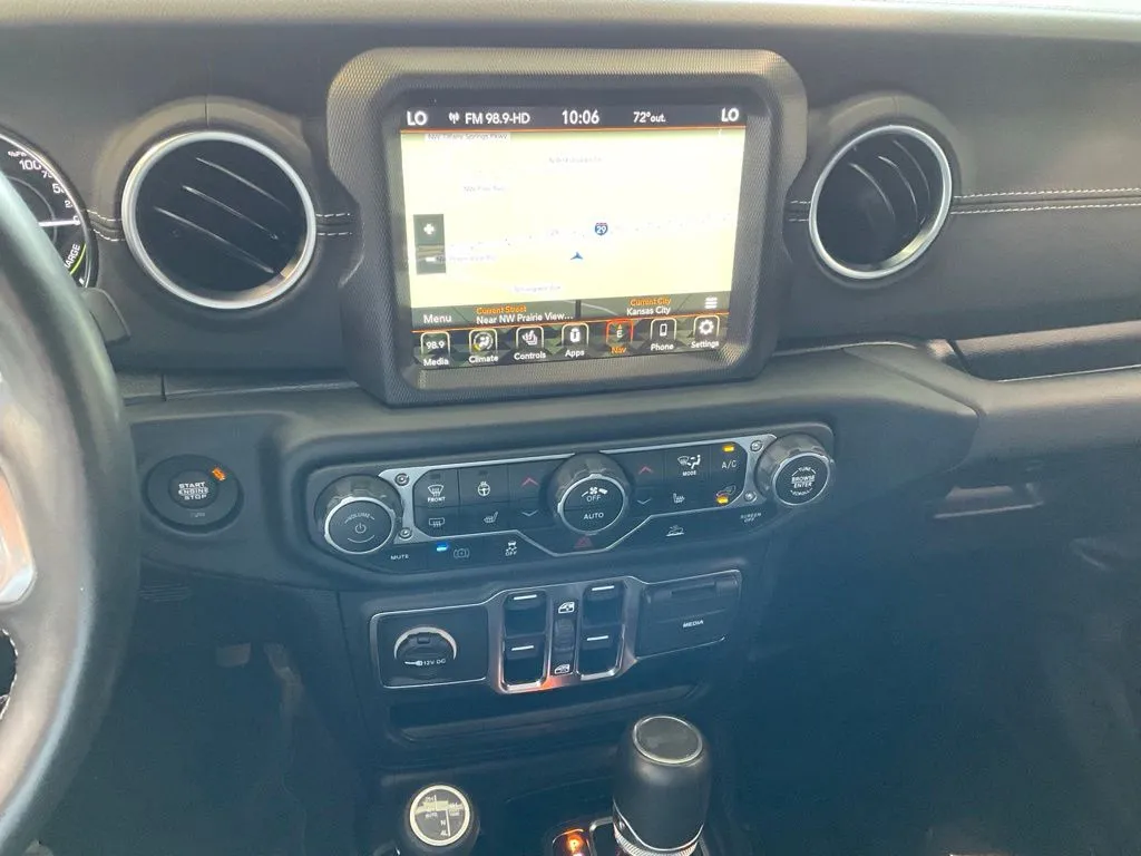 Jeep Wrangler photo 14