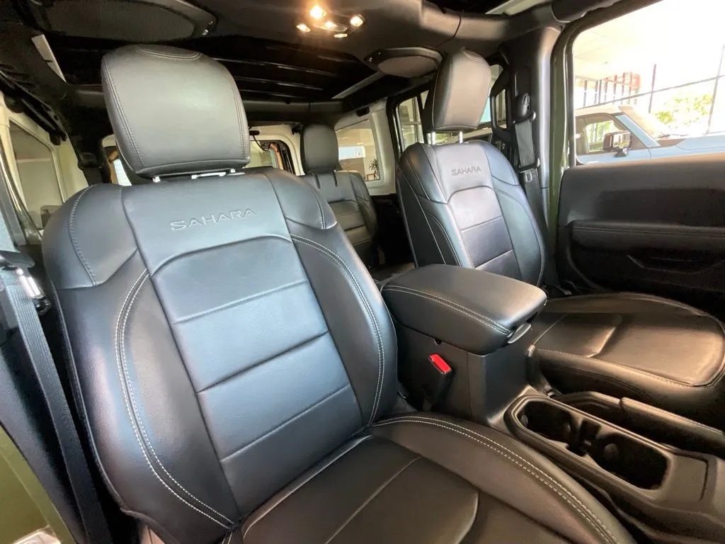 Jeep Wrangler photo 19