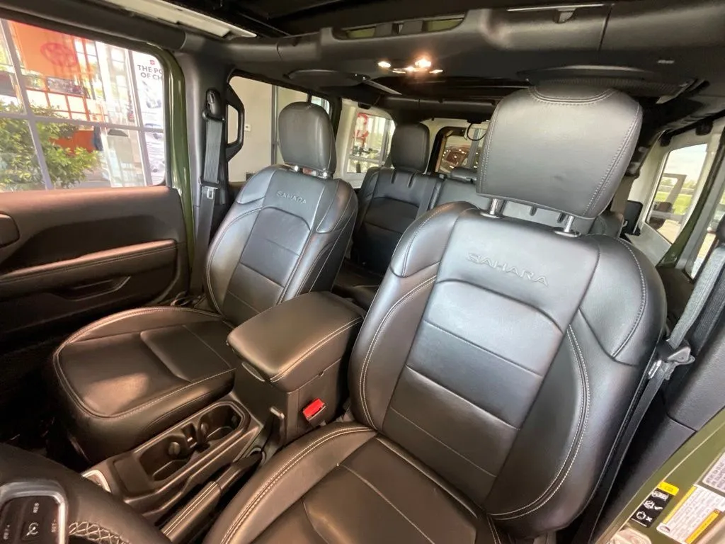 Jeep Wrangler photo 9