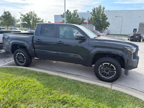 More photos of 2025 Toyota Tacoma Hybrid TRD Sport at Jay Wolfe Toyota, MO