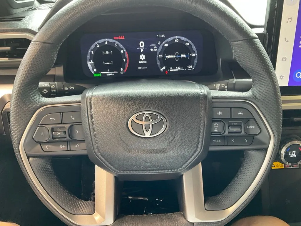 Toyota Tacoma photo 11